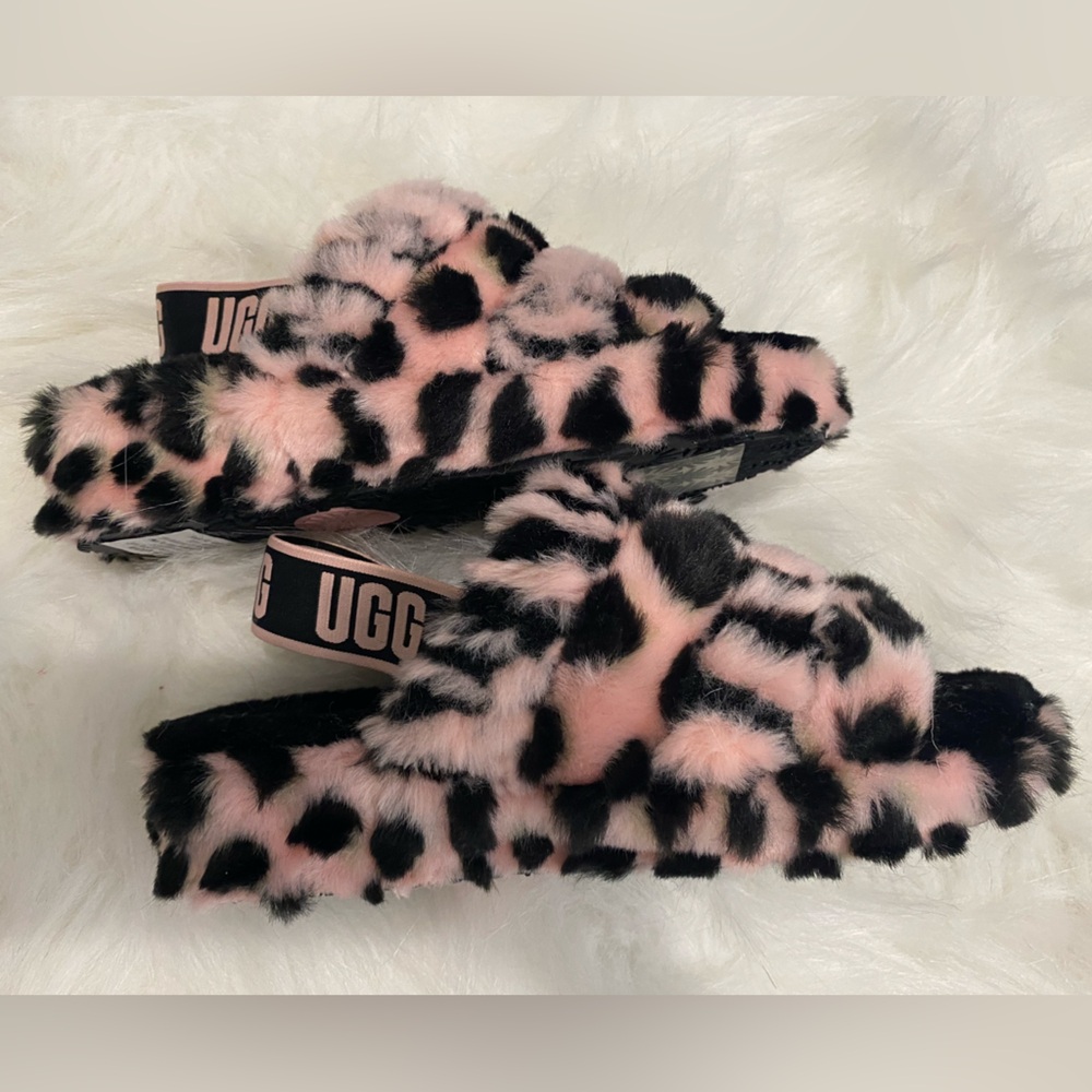 UGG Fluff Yeaf Pink and Black Leopard Print Slippers NWOB